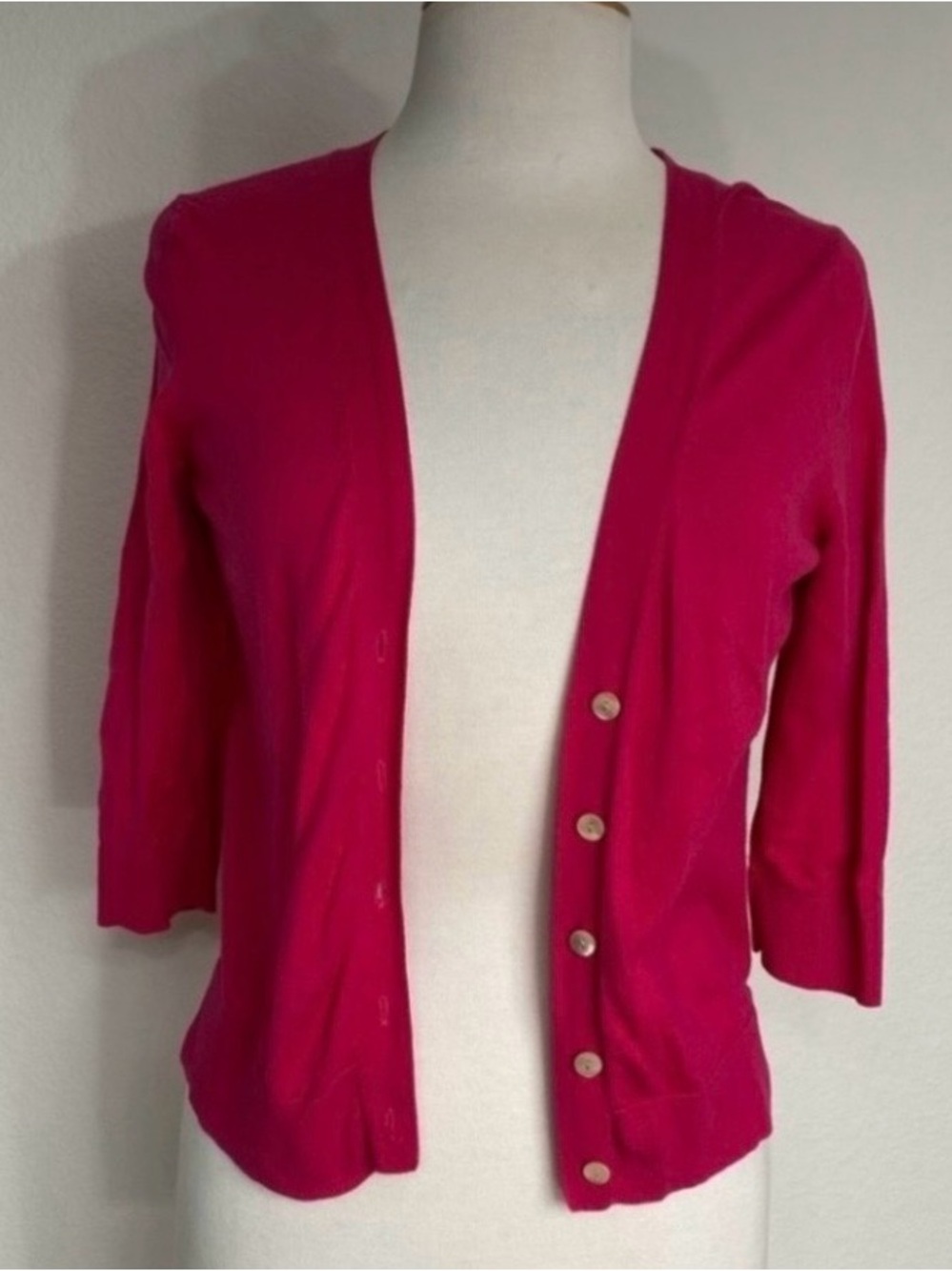 GAP Women's Magenta 100% Cotton Button Front Cardigan Size Medium Classic Preppy